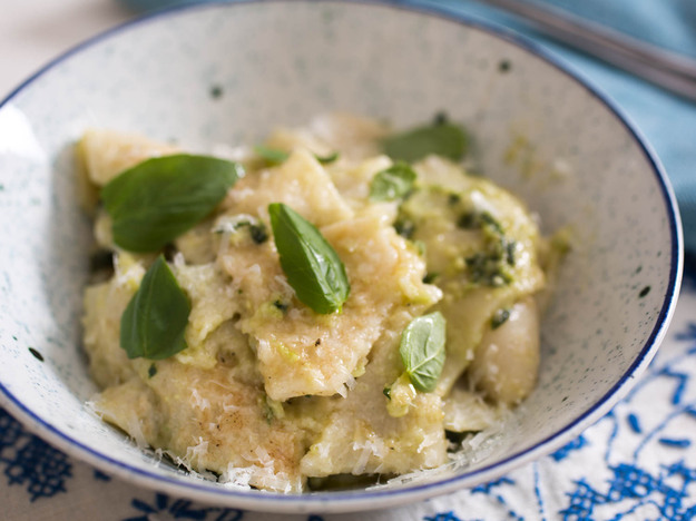 Testaroli (Tuscan Pancake Pasta) With Pesto