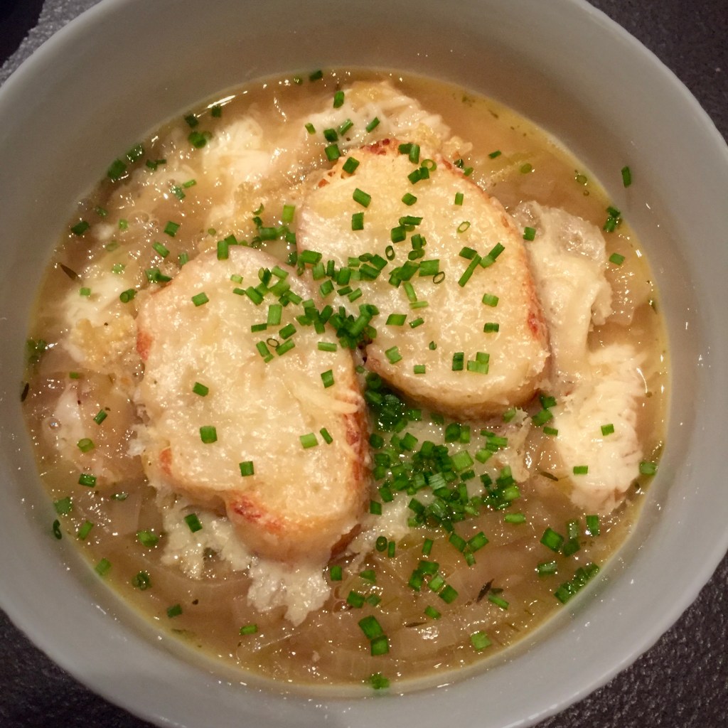 French Onion Soup (Soupe à l’Oignon Gratinée)