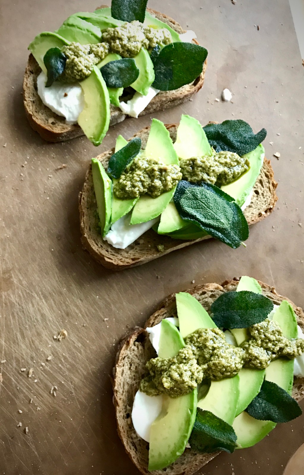 Avocado, Pesto and Mozzarella Crostini (revisited)
